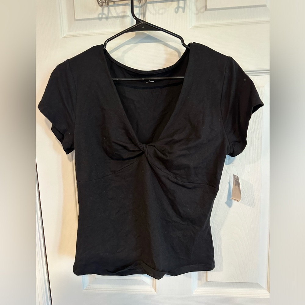 NWT Old Navy Black V-Neck Women's Top